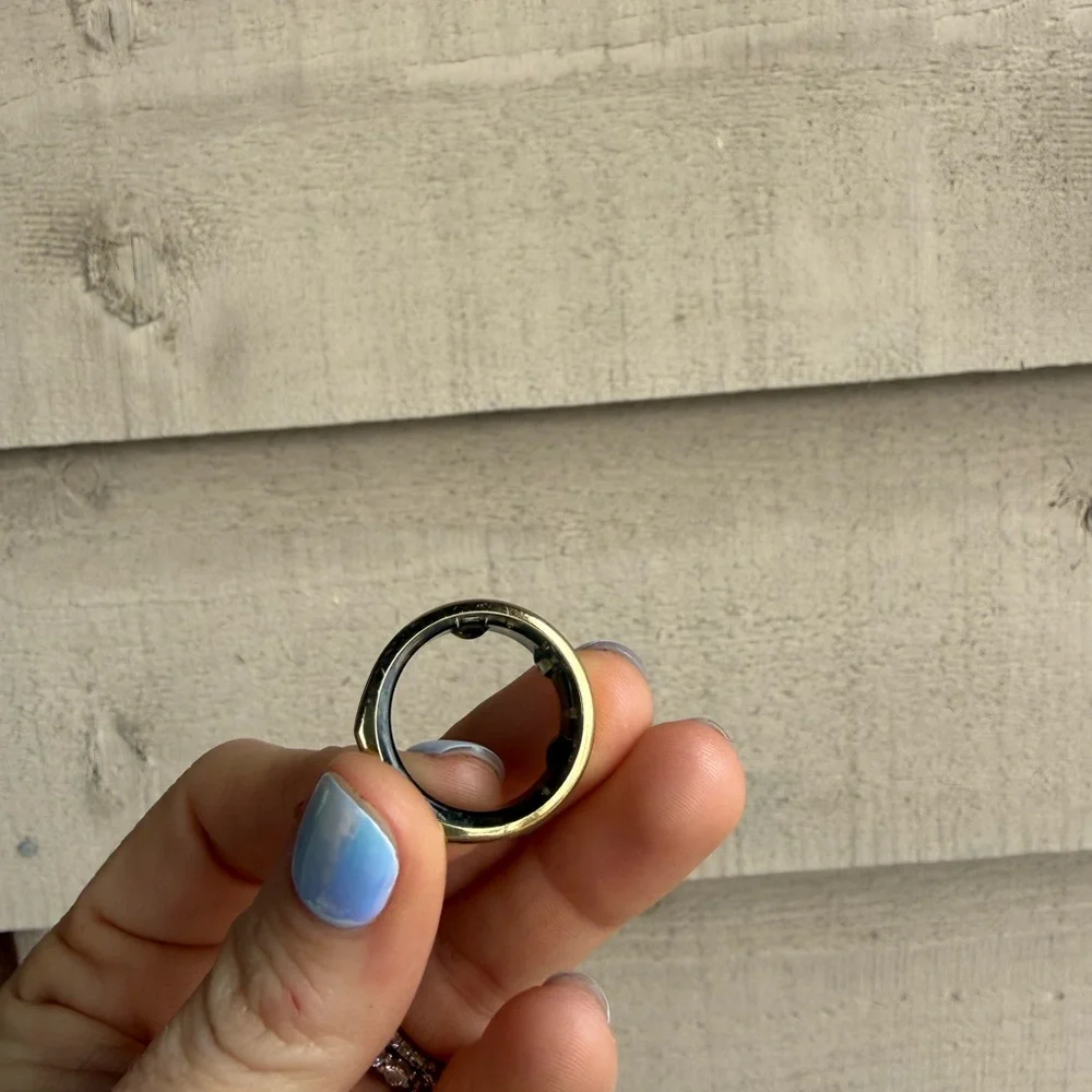 Oura Gold Tone Smart Ring - Polished Metallic Finish